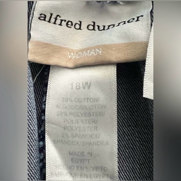 ⭐️NWT Alfred Dunner Woman Classics Stretch Denim Proportioned Med Wash Jeans 18W - Picture 5 of 10